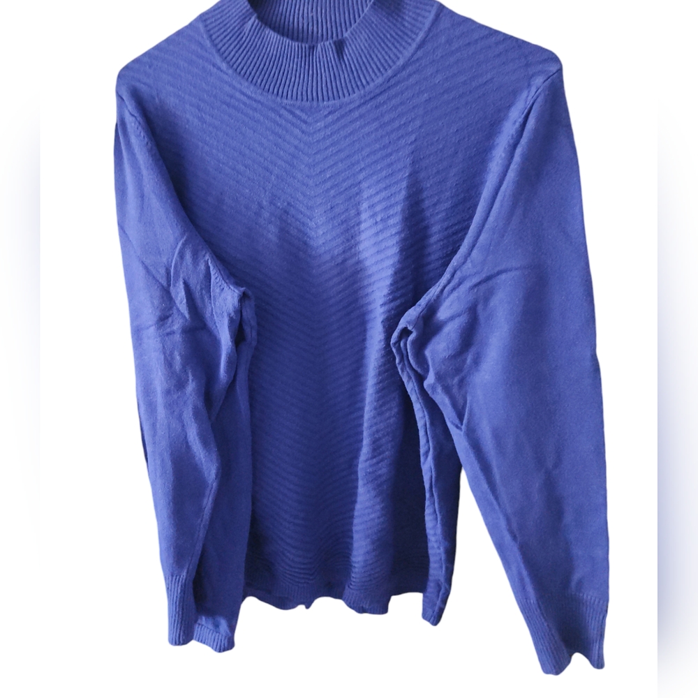 🤩4/$20 Blue Sweater - Picture 5 of 7